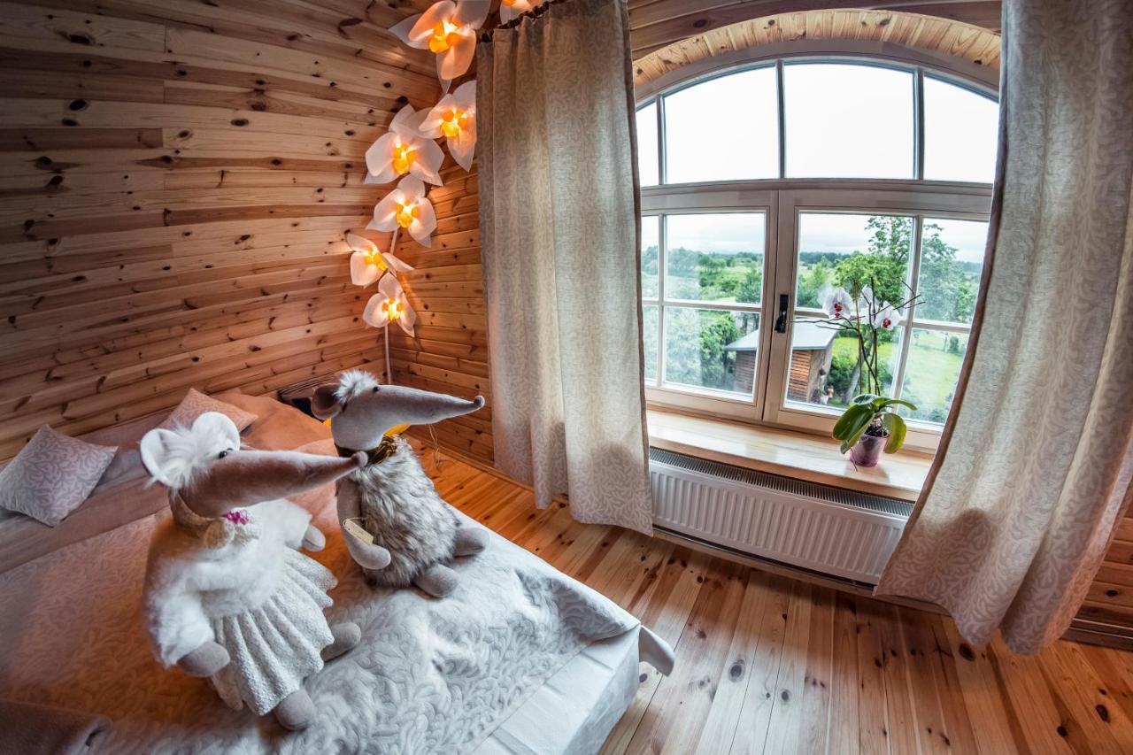 Handmade Latgola - Vairak Ka Vienkarsi "Naktsmitne" Līvāni Exterior foto